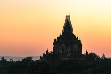 Fototapeta premium Sulamani Paya temple at sunset, Bagan, Myanmar. Popular tourist destination.