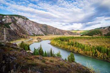 Fototapeta na wymiar Chuya River and the Chuysky tract section. Mountain Altai, Russia