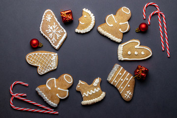 Christmas candy. Christmas frame with gingerbread cookies. Merry Christmas greeting card, banner. Winter holiday xmas theme. Happy New Year. Space for text