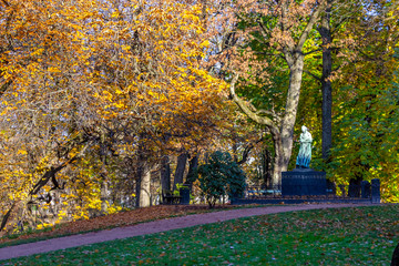 Naklejka premium The statue 