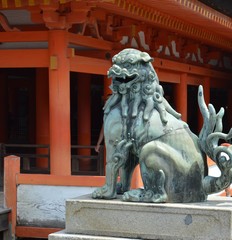 Giappone - (Miyjima) - Particolare del tempio