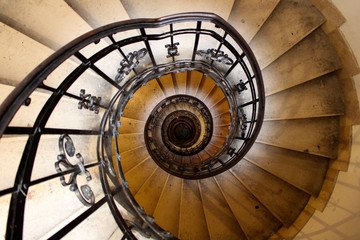 Espiral al centro de la tierra