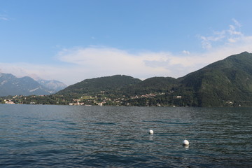 Italie - Lombardie - Lac de Côme - Vue de Tremezzo sur Bellagio - San Giovanni