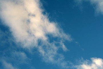  clouds in the blue sky