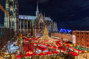 Weihnachtsmarkt in Köln am Dom