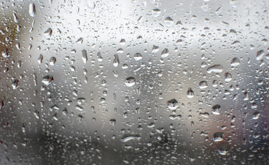 Gouttes de pluies sur une vitre