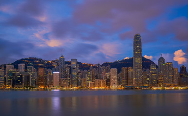 Fototapeta na wymiar early morning cityscape of vectoria habour in hong kong