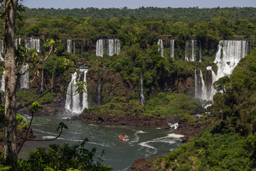 cataratas cascada de agua grande en selva