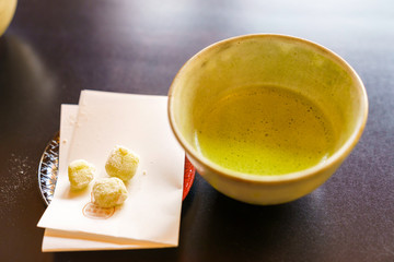 抹茶と茶菓子