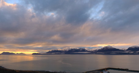 Fototapeta na wymiar Beautiful winter skies over Alaska 