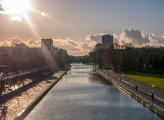 Fototapeta na wymiar Canal de l'ourcq Seine
