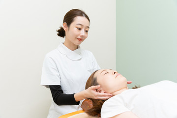 Obraz premium 整体・マッサージ・顔