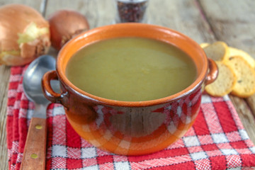 bowl of green vegetable soup