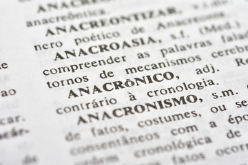  A palavra Anacr&ocirc;nico impressa num dicion&aacute;rio