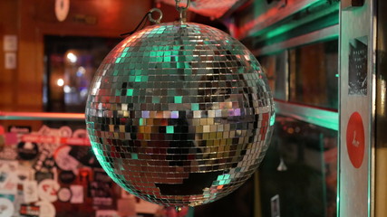 Mirrorball in small Room