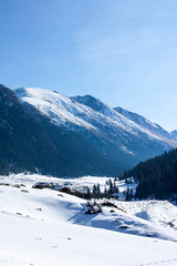 Fototapeta na wymiar 冬のアルティンアラシャンの山