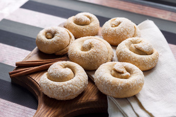 Snail sugar cookies with cinnamon