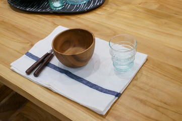 Decorate your dining table with stylish tableware