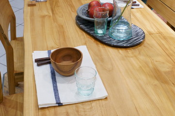 Decorate your dining table with stylish tableware