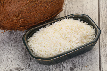 Coconut shredded chip with nut