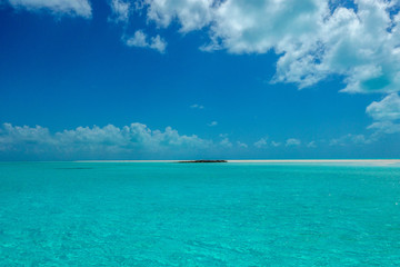 Fototapeta na wymiar The Pristine Beaches of White Cay, Exumas, Bahamas