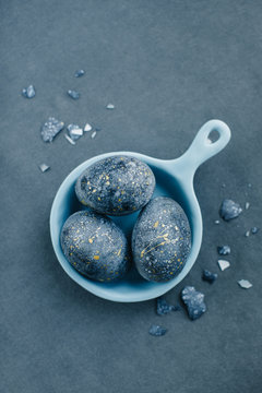 Marbled Easter eggs
