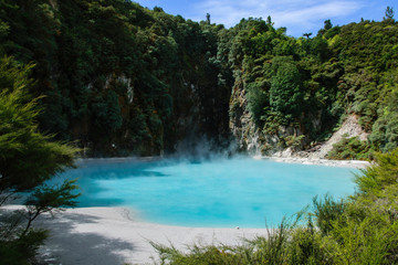 Naklejka na ściany i meble Turquoise geothermal lake
