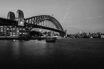 Fototapeta na wymiar Iconic harbour bridge