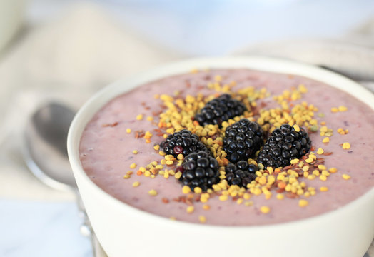Blackberry Bee Pollen Smoothie Bowl