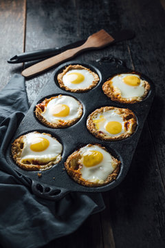 Foof: Baked toast bread egg with tomato