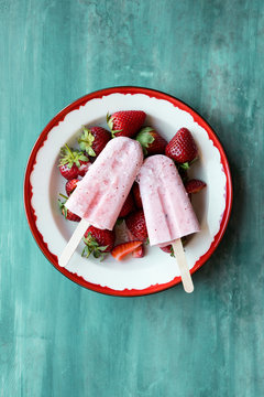 Strawberry popsicles