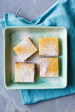 Lemon squares with shortbread base