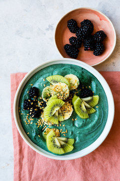 Spirulina blackberry kiwi fruit smoothie bowl