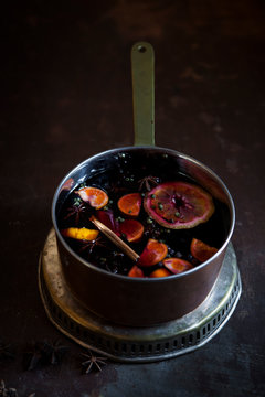 Green peppercorn, juniper berry, citrus and brown sugar infused gl&cedil;hwein