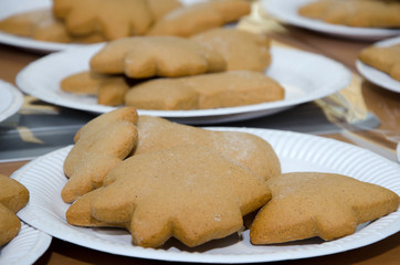 gingerbread cookies in white plates