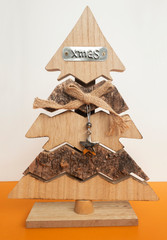 piccolo albero di natale in legno usato per decorazioni natalizie