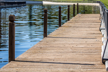 Fototapeta premium embarcadero en lago de seseña