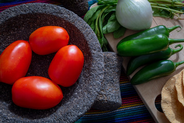 Ingredientes para salsa picante mexicana típica