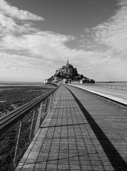 Le pont du Mont Saint Michel (1)