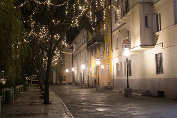 Fototapeta premium Lights in the city at nights: romantic and alone