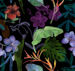 Obrazy  Bezszwowy wzór akwarela z tropikalnymi kwiatami, magnolią, kwiatem pomarańczy, orchideą waniliową, tropikalnymi liśćmi, liśćmi bananowca