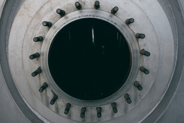 Manhole for inside inspection of industrial vessel