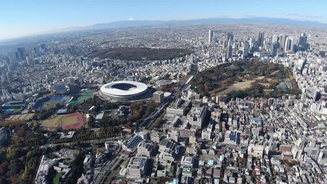 2020東京オリンピック 新国立競技場と新宿ビル群の空撮