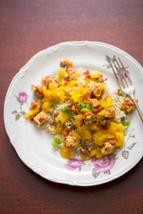 Tofu, yellow pepper, chilli tomato sauce with rice