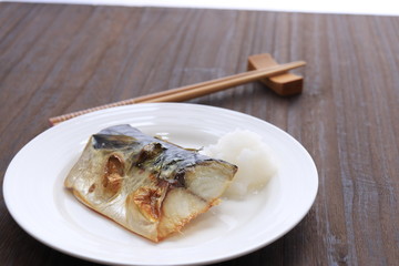 鯖の塩焼き