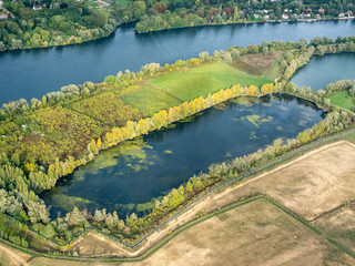 vue aérienne de la base de loisirs du Val de Seine dans les Yvelines en France