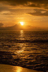 Obraz premium Colorful ocean beach sunset