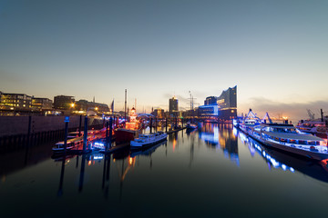 Fototapeta na wymiar Port of Hamburg Elbphilharmonie