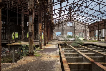 Fototapeten Verlassene Fabrik © Jordan Koussis