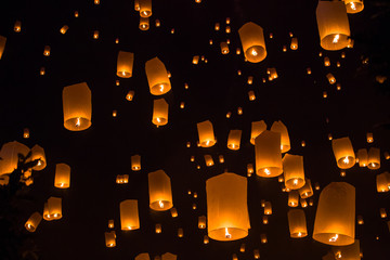 Chiang Mai Floating lantern Festival, Yee Peng Festival in the sky